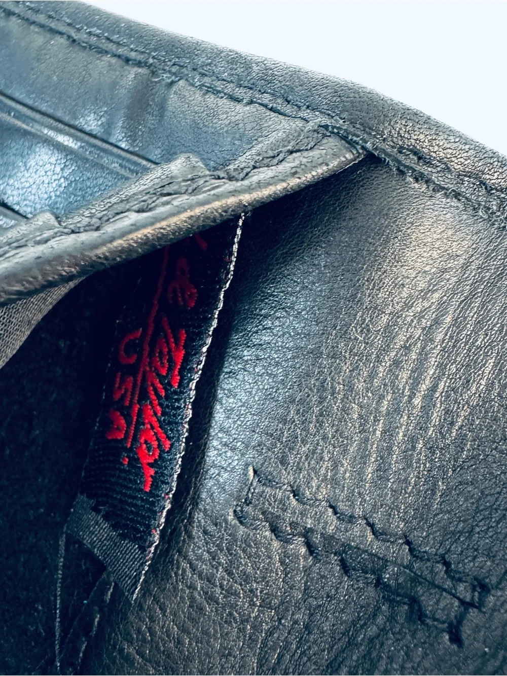 Paul & Taylor Men's Leather Deluxe Hipster Bifold Wallet ID Slots Hand Crafted